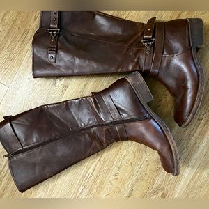 Cute brown boots, size 10, zip up